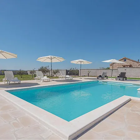 Amazing In Lisicic With Private Swimming Pool, Be Inside Or Outside * Lisicici
